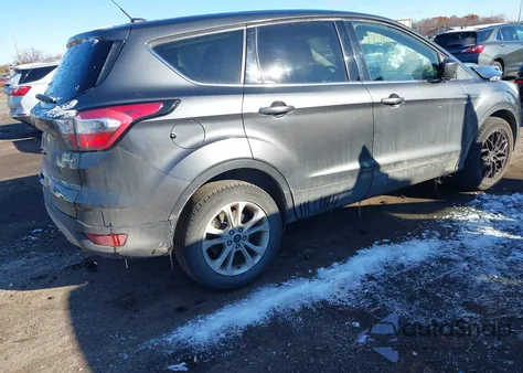 2017 Ford Escape Se z USA, uszkodzony, nr VIN 1FMCU9GD2HUB97946